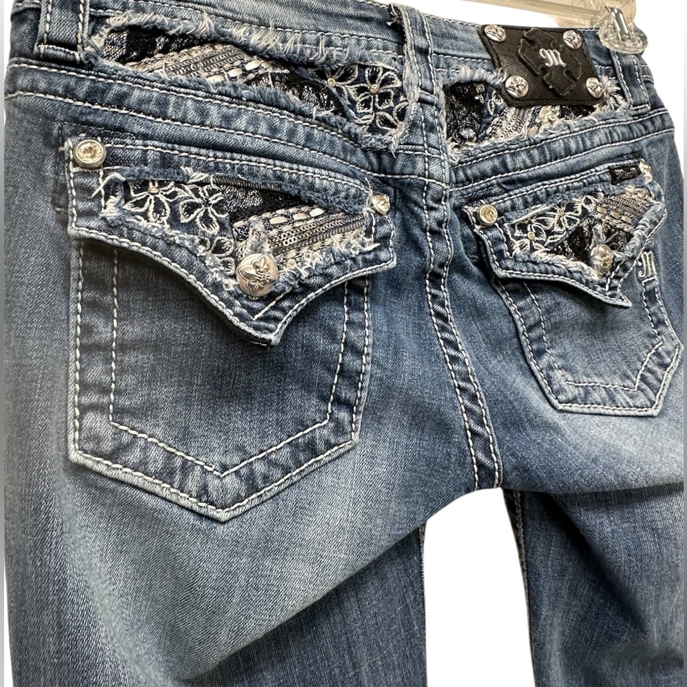 Miss Me Signature Bootcut Blue Jeans Women’s Embellished Pockets 28 Denim Y2K - Picture 4 of 9